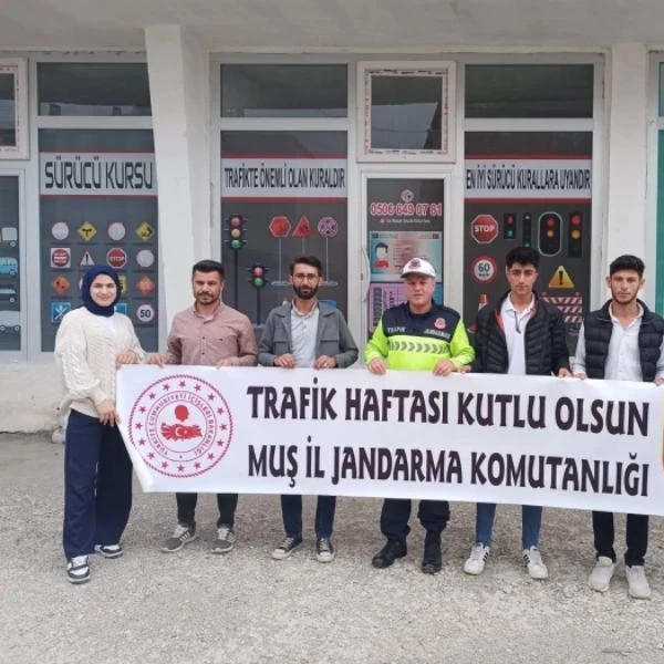 Trafik dersi Jandarmadan: Jandarma Trafikten Genç Sürücülere Eğitim