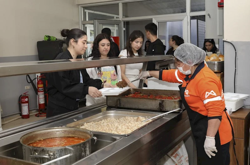 Büyükşehir’in Gülnar’daki Yurt Hizmetiyle Hem Öğrenciler Hem İlçe Kazanıyor