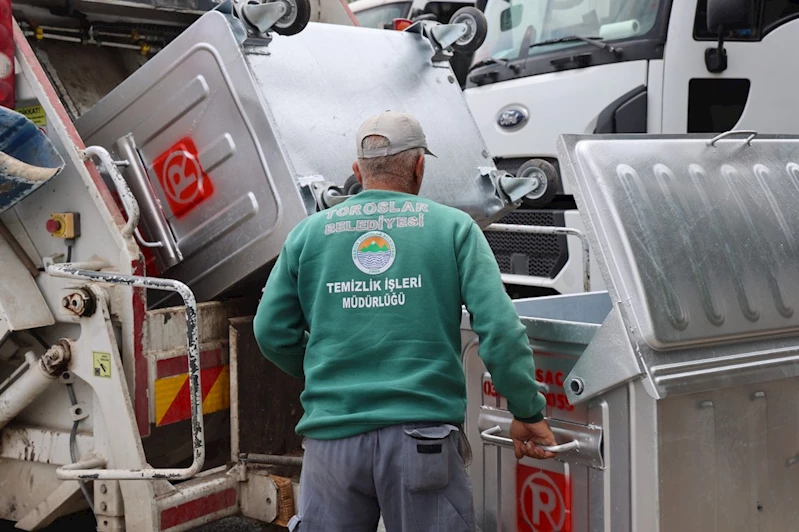 TOROSLAR BELEDİYESİ ÇÖP KONTEYNERLERİNİ YENİLİYOR