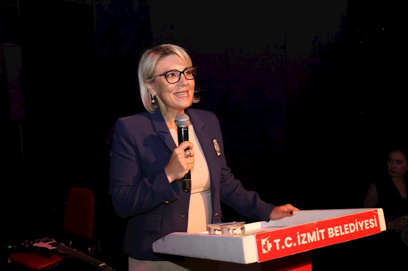 SANAT AKADEMİSİ’NDE BİR YILIN EMEĞİ NOTALARA DÖNÜŞTÜ, ALKIŞLAR HİÇ DİNMEDİ