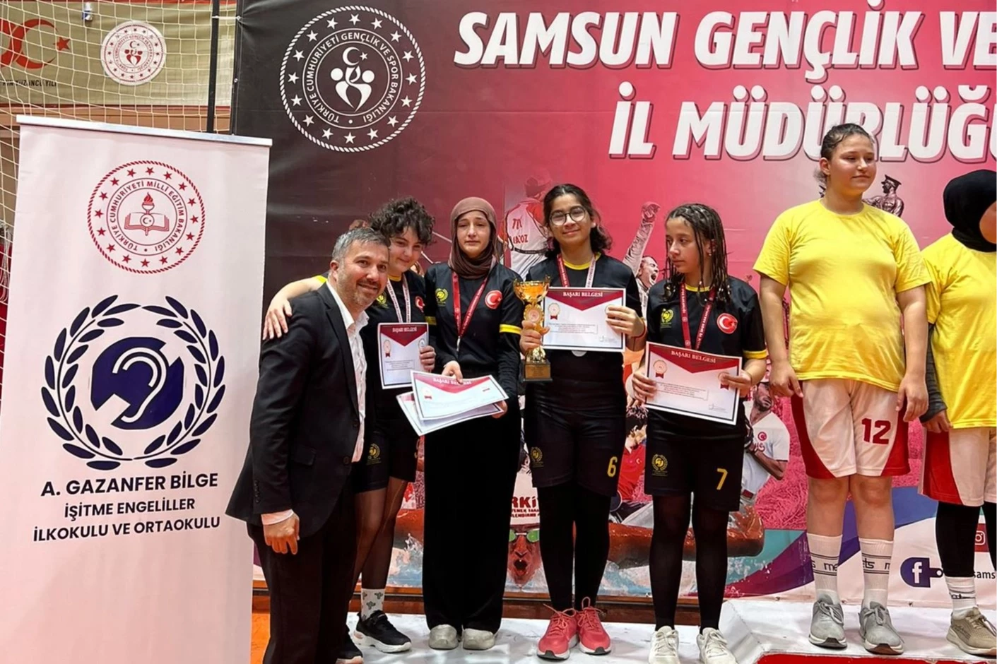 Karamürsel’in işitme engelli öğrencileri masa tenisinde Türkiye