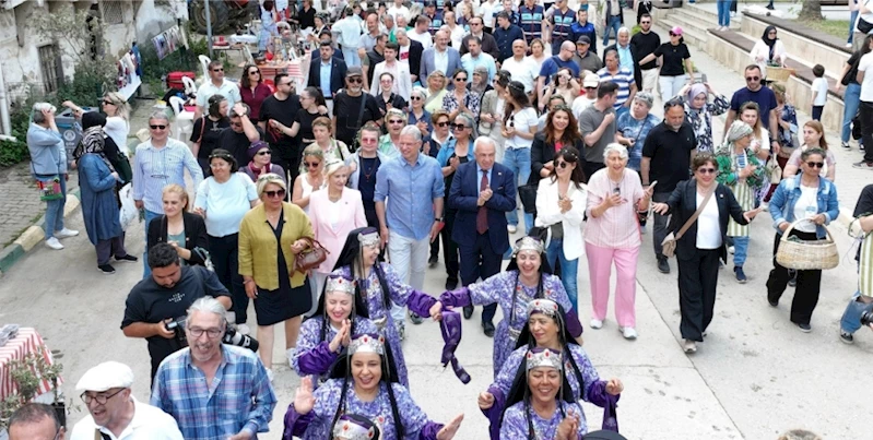 TİRİLYE’DE ZEYTİN ÇİÇEĞİ FESTİVALİ BAŞLADI