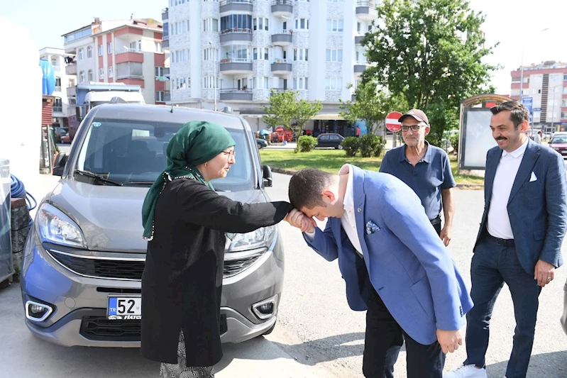 DÖRT GÜNLÜK TATİLDE VATANDAŞLARLA BİR ARADA