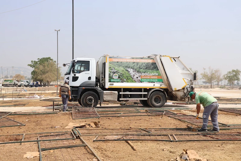 TOROSLAR’DA KURBAN SATIŞ ALANI TEMİZLENDİ