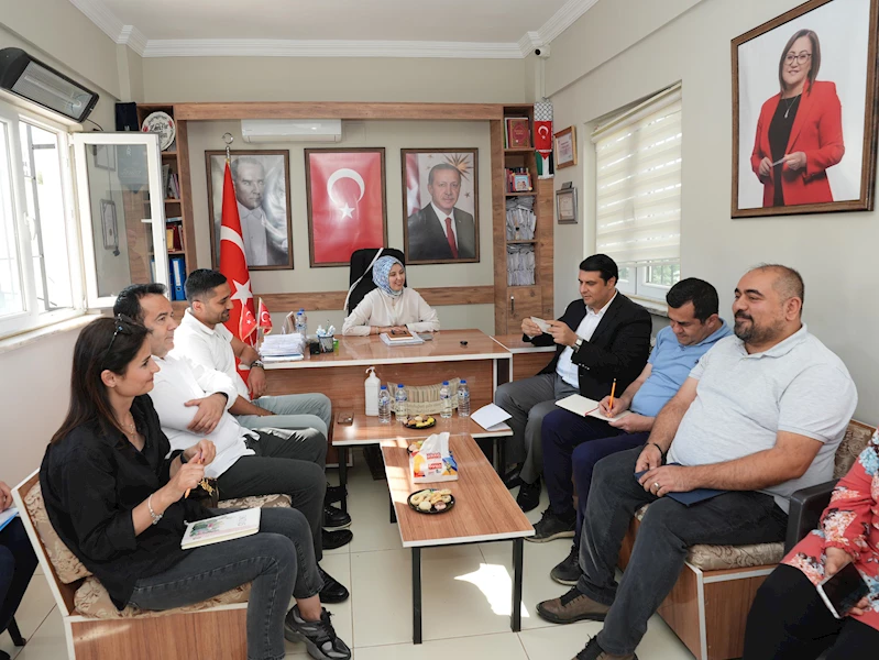 BAŞKAN YILMAZ’DAN ÇAMLITEPE VE GAZİLER MAHALLELERİNE ZİYARET