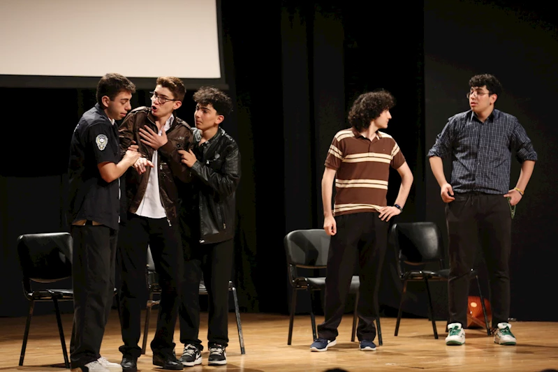 Genç yetenekler sahneye taştı: Liselerarası tiyatro günleri başladı