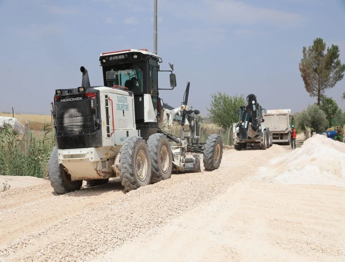 HALİLİYE’DE ASRİ MAHALLESİ’NDE ÜSTYAPI ATAĞI DEVAM EDİYOR