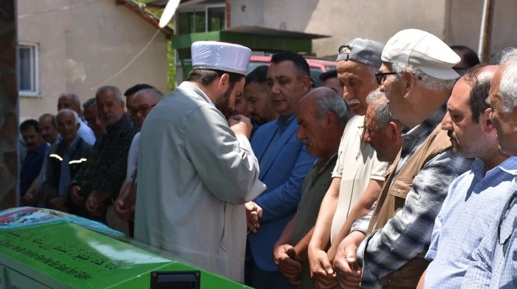 BAŞKANIMIZ, DİBEKLİ KÖYÜ SAKİNLERİNDEN GÜLZADE DORUK’U EBEDİYETE UĞURLADI