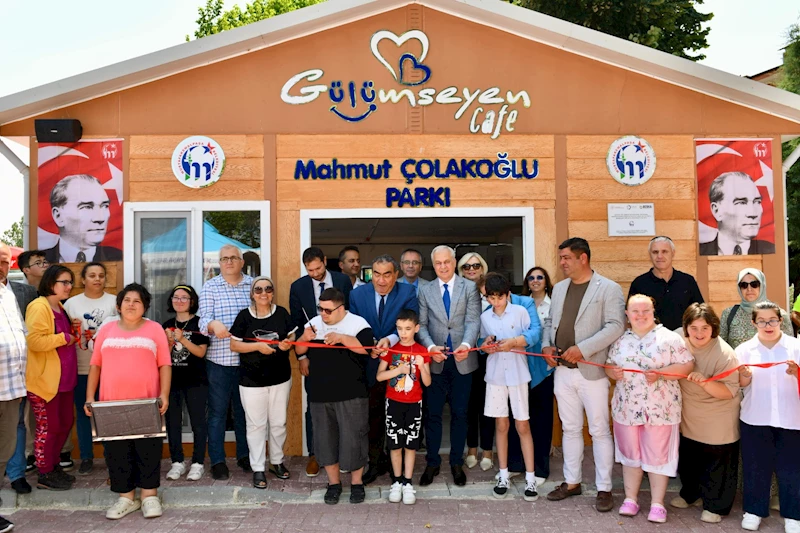 Mahmut Çolakoğlu Parkı’nda “Gülümseyen Kafe” Hizmete Girdi
