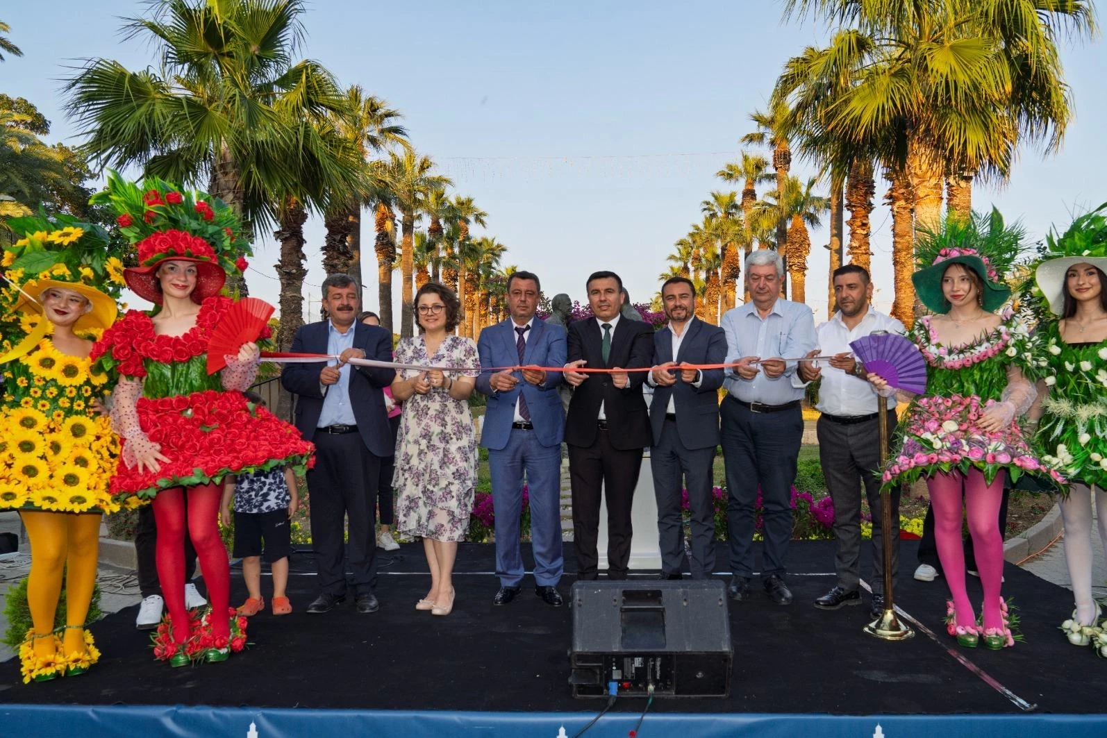 1. İzmir Balkon ve Bahçe Bitkileri Festivali başladı