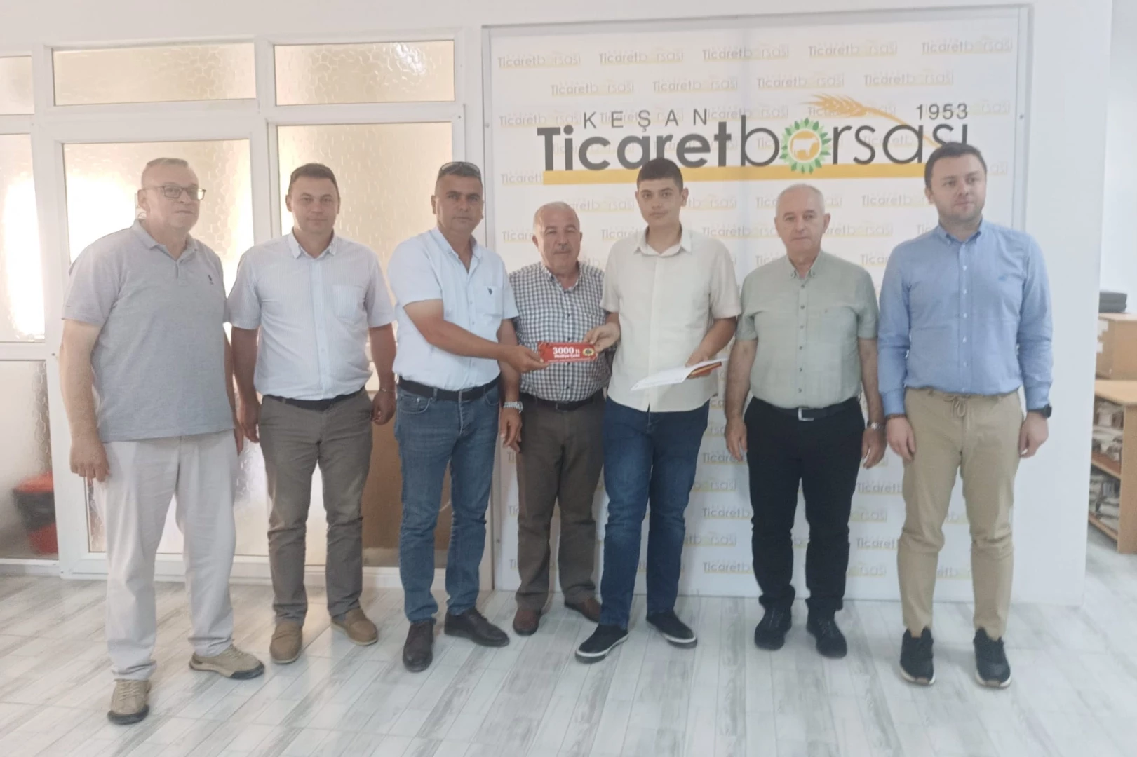 Keşan’da yılın ilk buğday hasadı satışa sunuldu