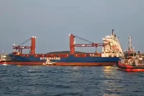 Çanakkale Boğazı’nda yangın paniği! Boğaz trafiği yeniden açıldı