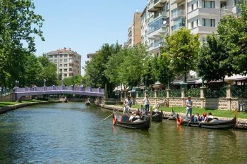 EBB BAŞKANI AYŞE ÜNLÜCE’DEN ÇAĞRI: “ESKİŞEHİR’İN GELECEĞİNİ BİRLİKLE ŞEKİLLENDİRELİM”