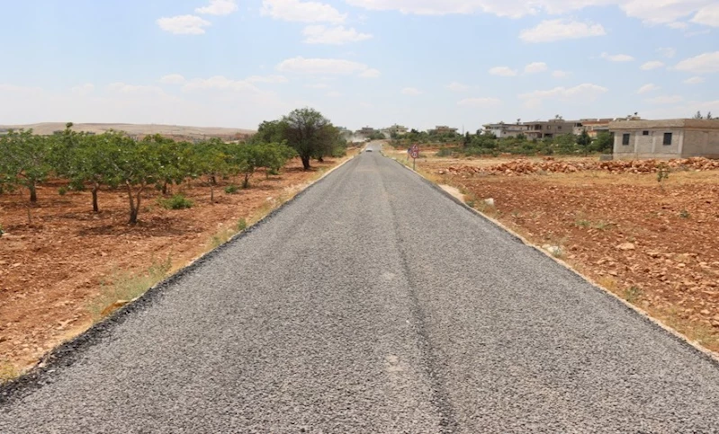 BOZOVA’DA 6 MAHALLEYİ BİRBİRİNE BAĞLAYAN YOL ASFALTLANDI