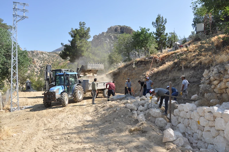 Keşillik Mahallesi Mezarlık Alanında Düzenleme Çalışmaları Devam Ediyor