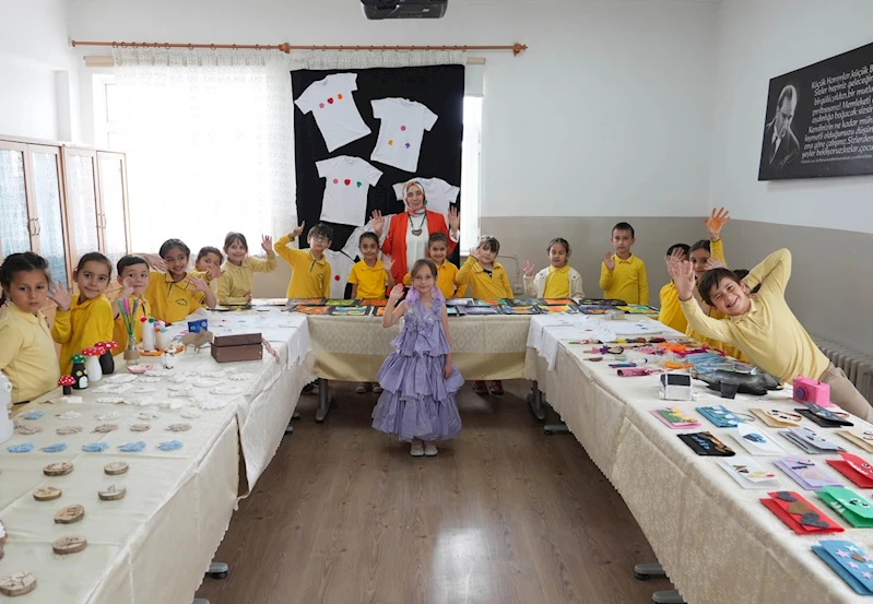 Önce eğitim aldılar sonra sergi açtılar