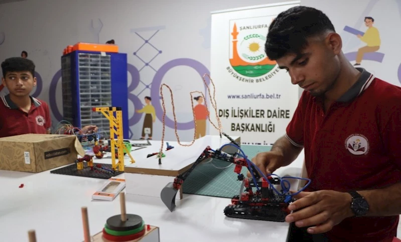 BÜYÜKŞEHİR BELEDİYESİ, ROBOTİK KODLAMAYLA GENÇ YETENEKLERİ DESTEKLİYOR