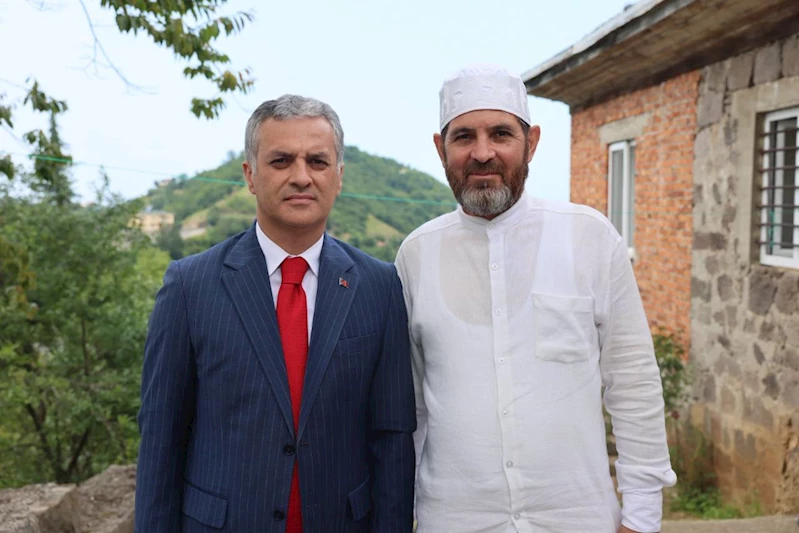 BAŞKANIMIZ HAC İBADETLERİNİ YERİNE GETİREN HEMŞEHRİLERİMİZİ ZİYARET ETTİ