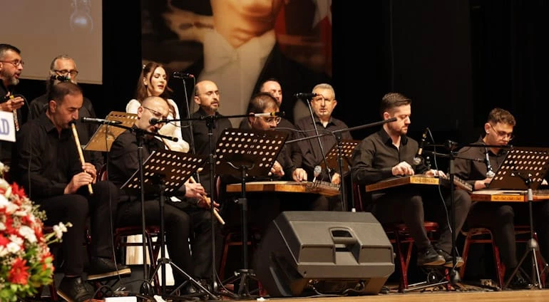 KLASİK TÜRK MUSİKİSİ KONSERİ GÖNÜLLERİ MEST ETTİ