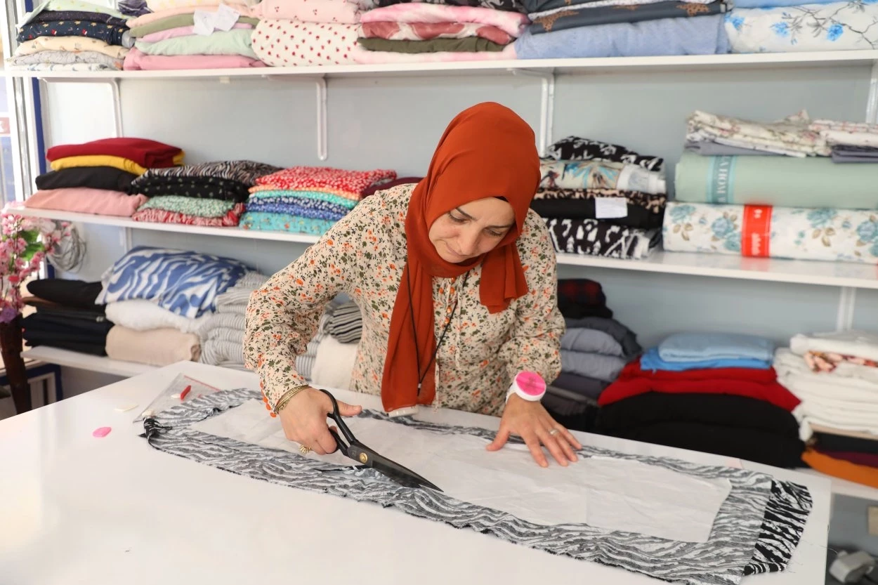 Kursla başladı, kendi atölyesini kurdu