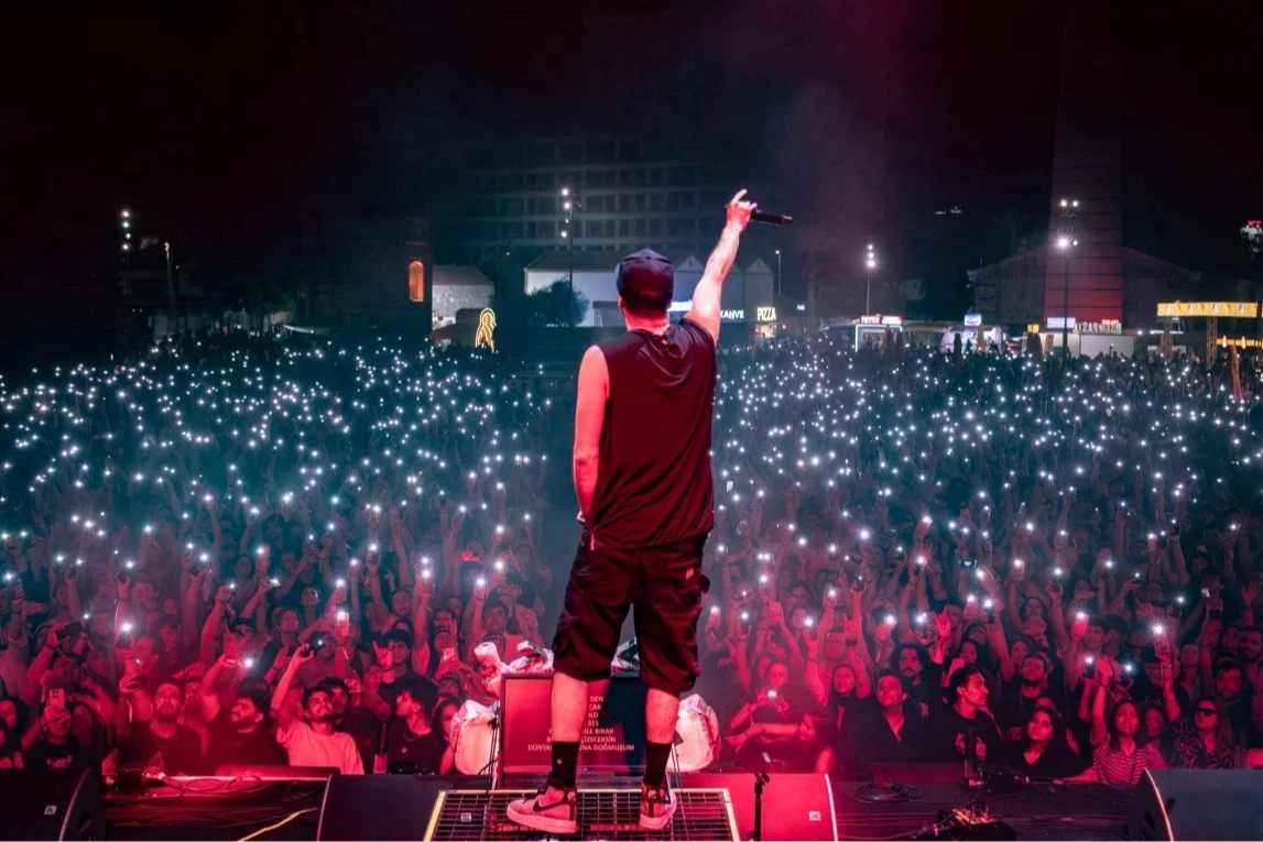 maNga’dan yaz boyunca sürecek konser maratonu... Sürprizlerle dolu turne başlıyor!