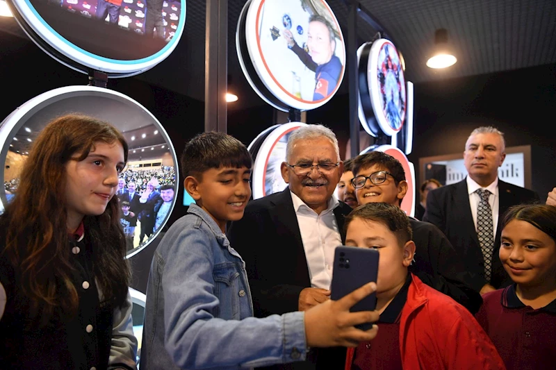 Büyükşehir’in İki Özel Sergisine Bilim Meraklılarından Yoğun İlgi