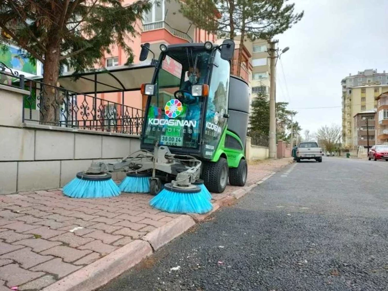 BAŞKAN ÇOLAKBAYRAKDAR: “TEMİZLİKTE TÜRKİYE’NİN EN MODERN FİLOSU KOCASİNAN’DA”