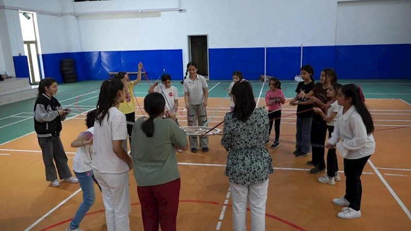 Yeşilyurt Belediyesi’nin Melekbaba’da Ki Çocuk Şenliği Renkli Anlara Sahne Oldu