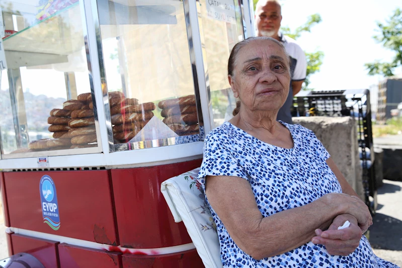 Eyüpsultan Belediyesi’nden kadın girişimcilere destek: Yıldız Teyze kendi simit tezgâhının başında