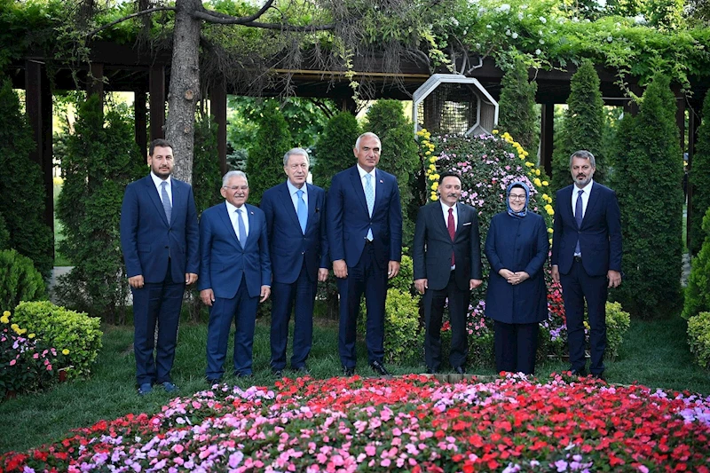 Bakan Ersoy’dan Başkan Büyükkılıç’a ve Kayseri’ye Övgüler: “Turizm Şehri”