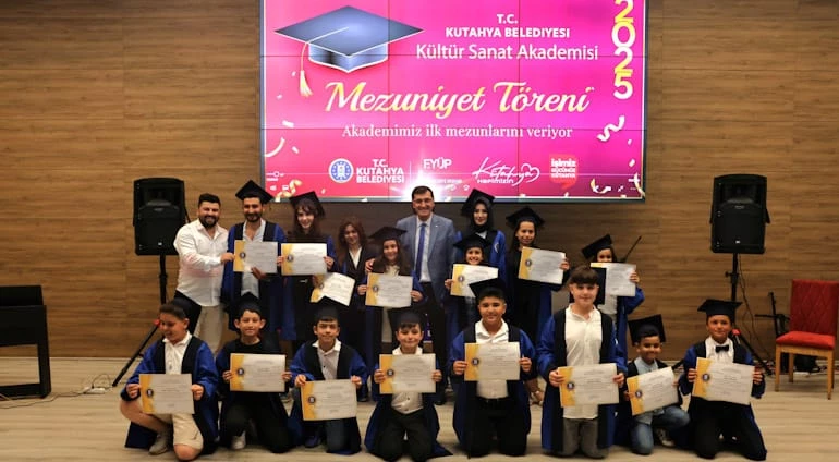 KÜLTÜR SANAT AKADEMİMİZ İLK MEZUNLARINI VERDİ