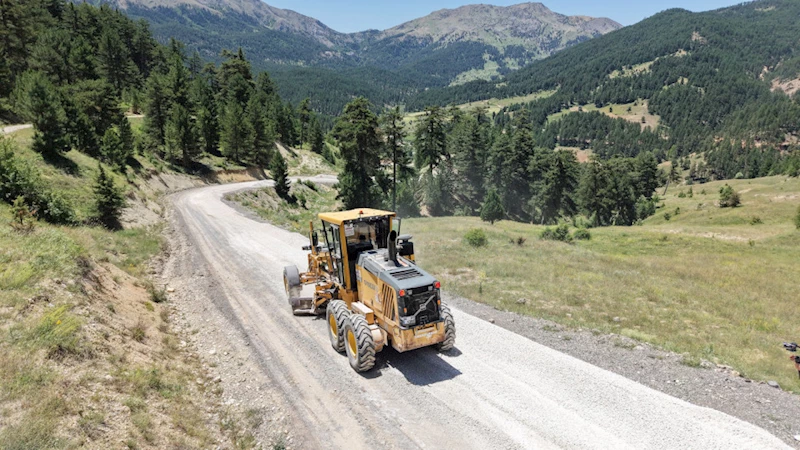 Büyükşehir, Göksun Kırsalında Ulaşım Altyapısını Güçlendiriyor