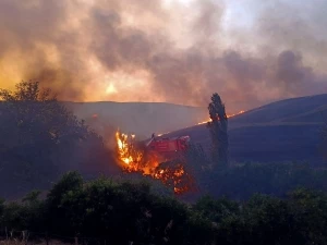 İtfaiye’nin müdahalesiyle Silvan ve Çüngüş’teki yangınlar söndürüldü