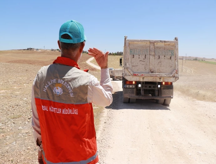 HALİLİYE BELEDİYESİ’NDEN BÜYÜK MİRDESİ KIRSAL MAHALLESİNE YOL HİZMETİ