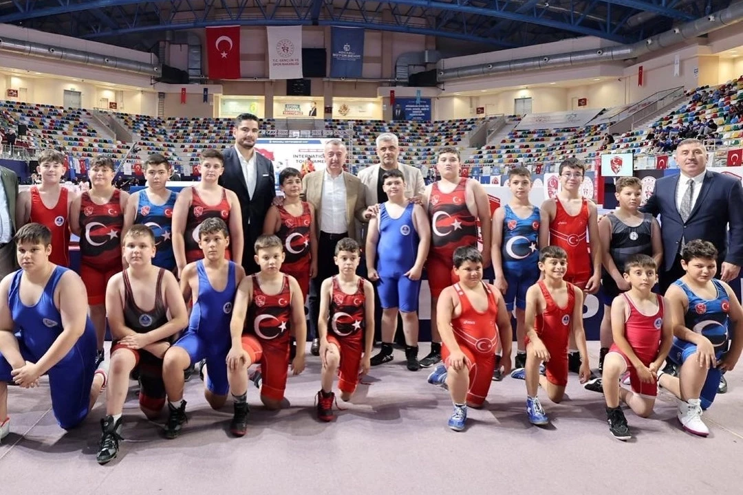 Kocaeli’de uluslararası güreş turnuvası coşkusu