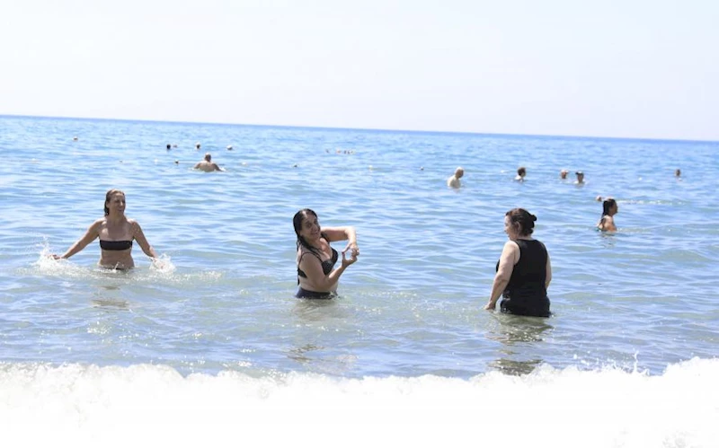 Mersin’de Emekliler Büyükşehir’le ‘Yaza Merhaba’ Dedi