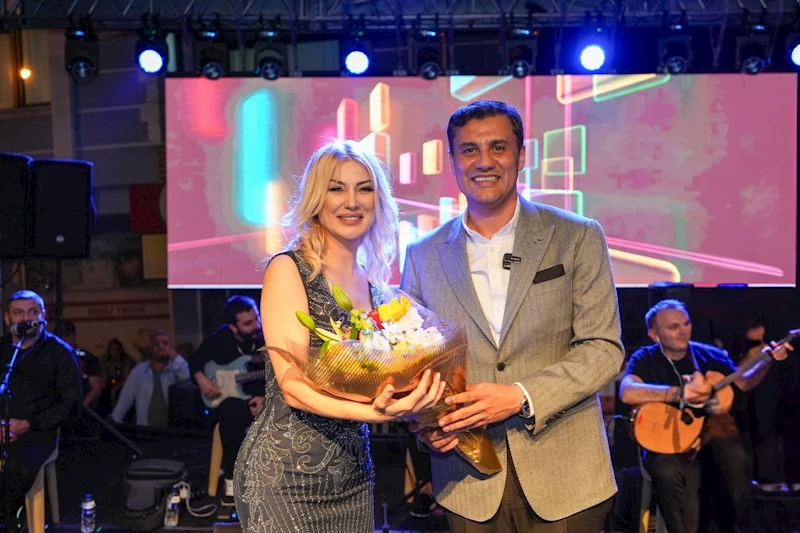 Başkan Zeyrek Alaşehir Uluderbent’te Kiraz Festivali Coşkusuna Ortak Oldu