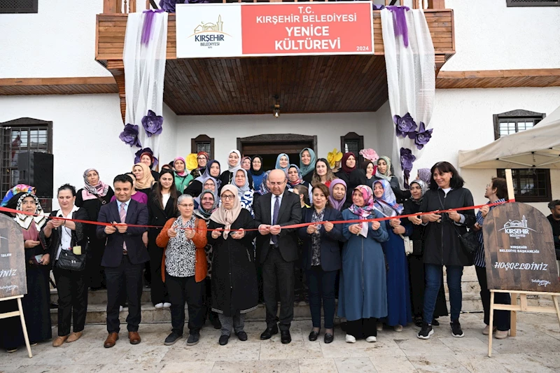 BAŞKANIMIZ EKİCİOĞLU, YIL SONU ORTAK SERGİSİ AÇILIŞINI YAPTI