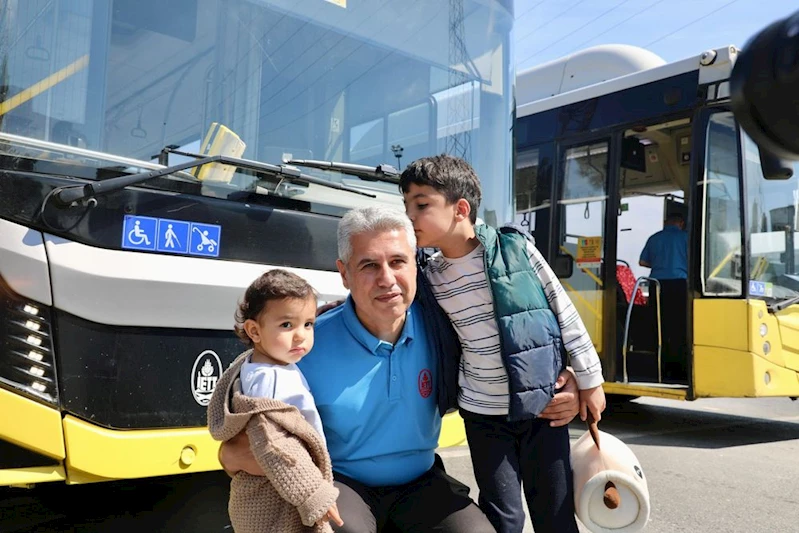 İETT İKİ ÇOCUĞU AİLESİNE KAVUŞTURDU