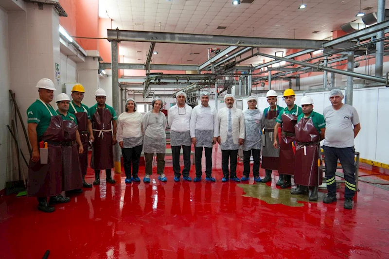 Mersin Büyükşehir Belediyesi Şehitlerin Anısına Kurban Kestirdi