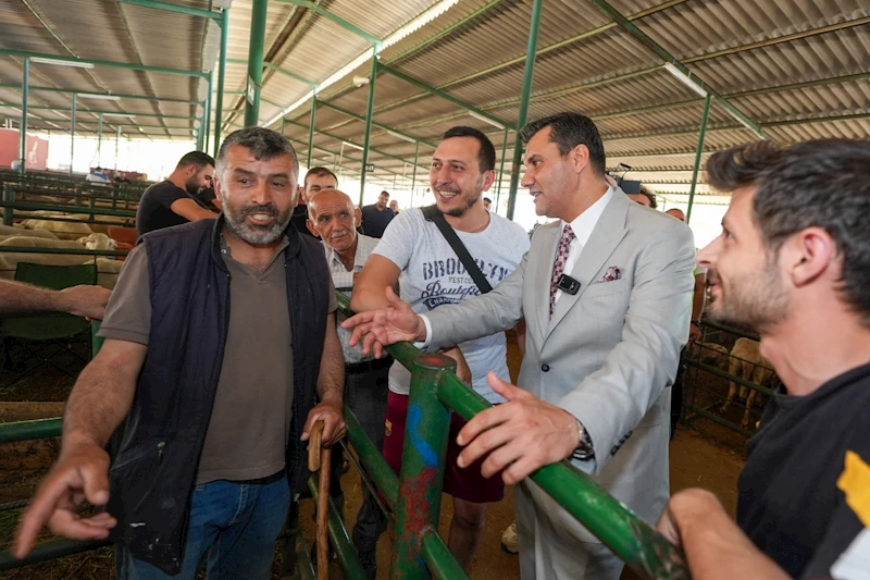 Başkan Zeyrek Canlı Hayvan Borsası’nı Ziyaret Etti