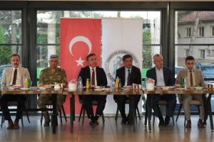 Belediye Başkanımız Sn. Bekir Aksun, ilimizden ayrılacak olan mülki idare amirleri için düzenlenen veda programına katıldı.