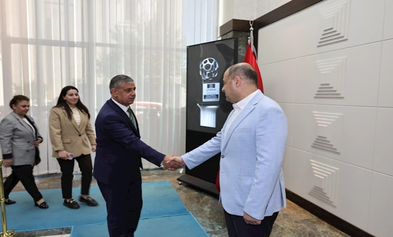 BAŞKAN GÜLPINAR, PERSONELLERİYLE BAYRAMLAŞTI