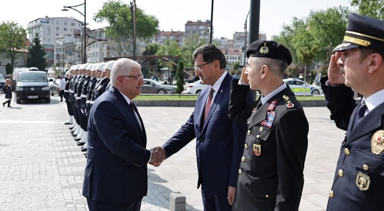 MİLLİ SAVUNMA BAKANI YAŞAR GÜLER, ŞEHRİMİZDE İL PROTOKOLÜ TARAFINDAN KARŞILANDI