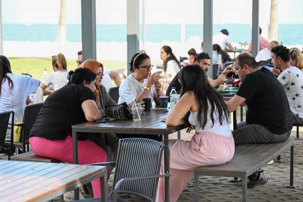 Mersin Büyükşehir’in kafeleri bayramda yoğun ilgi gördü