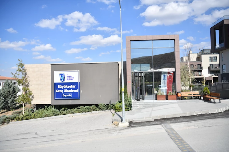 BAŞKENT’TE GENÇLER “ÜNİVERSİTE ANKARA’DA OKUNUR” MOTTOSUNUN AYRICALIĞINI YAŞIYOR