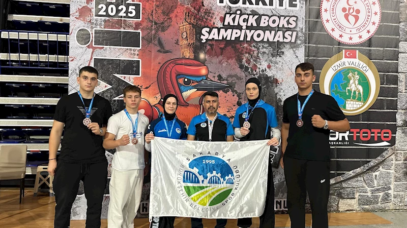 Büyükşehir Kick Boks sporcularından İzmir’de madalya yağmuru