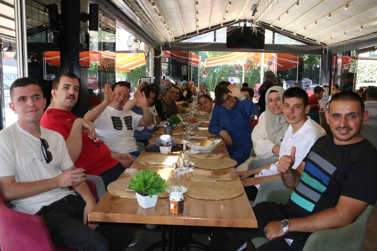 Engelsiz yaz atölyelerinde sıcak buluşma