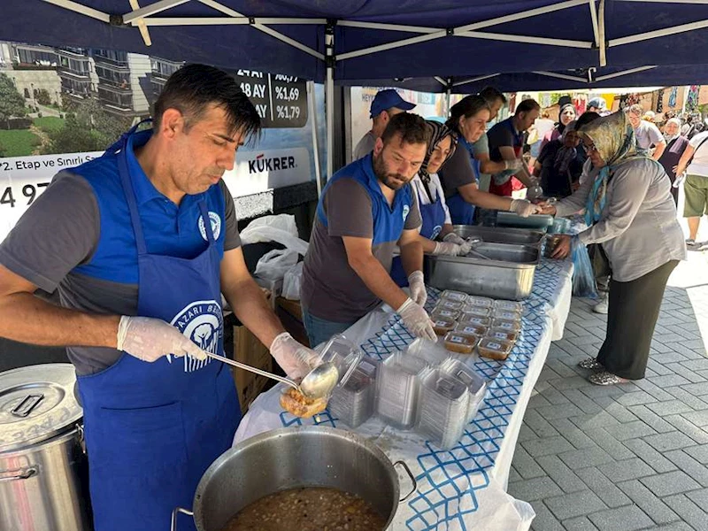 ODUNPAZARI BELEDİYESİ’NDEN ÇARŞAMBA PAZARI’NDA AŞURE İKRAMI