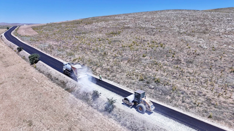 Büyükşehir, Elbistan Yapılıpınar’dan Malatya’ya Uzanan Yolu Asfaltlıyor